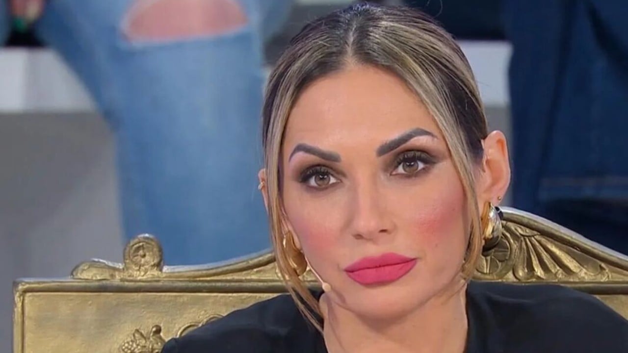 Uomini e Donne, Ida Platano torna a parlare della sua patologia: "Avevo dolori ovunque" Uomini e Donne, Ida Platano torna a parlare della sua patologia: "Avevo dolori ovunque"