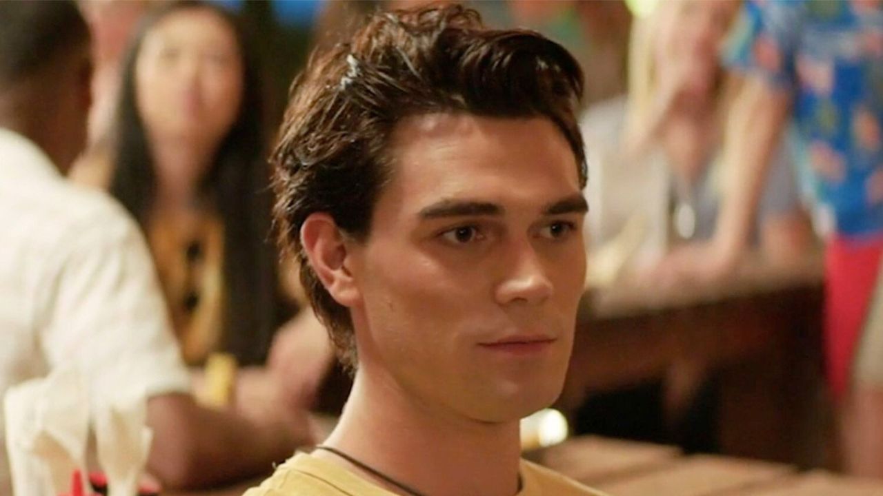 jimmy kj apa di riverdale sar224 protagonista del prossimo biopic