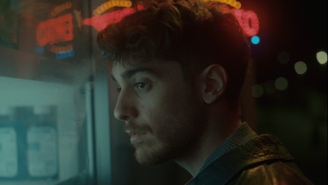 Safari: il corto WeShort Originals ispirato a reali violenze contro la comunità LGBTQ+ da vedere ora su Comingsoon.it