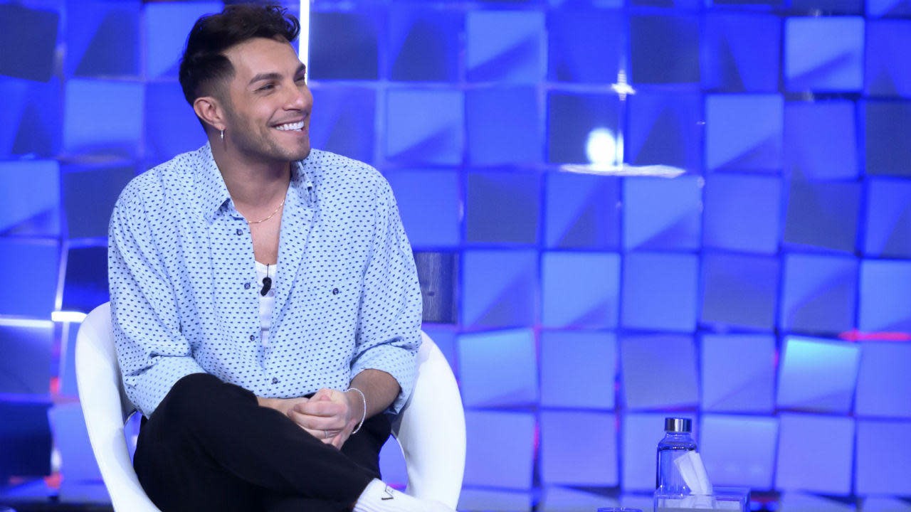 marco carta torna sui social e svela come sta dopo il ricovero in ospedale video