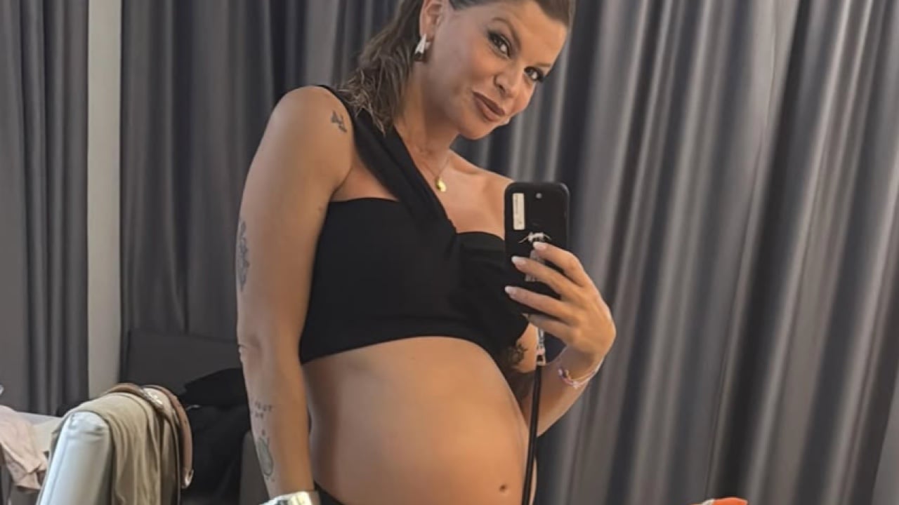 alessandra amoroso riceve la proposta di nozze dal compagno video