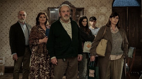 La riunione di condominio: il trailer della commedia satirica spagnola dall'11 settembre al cinema