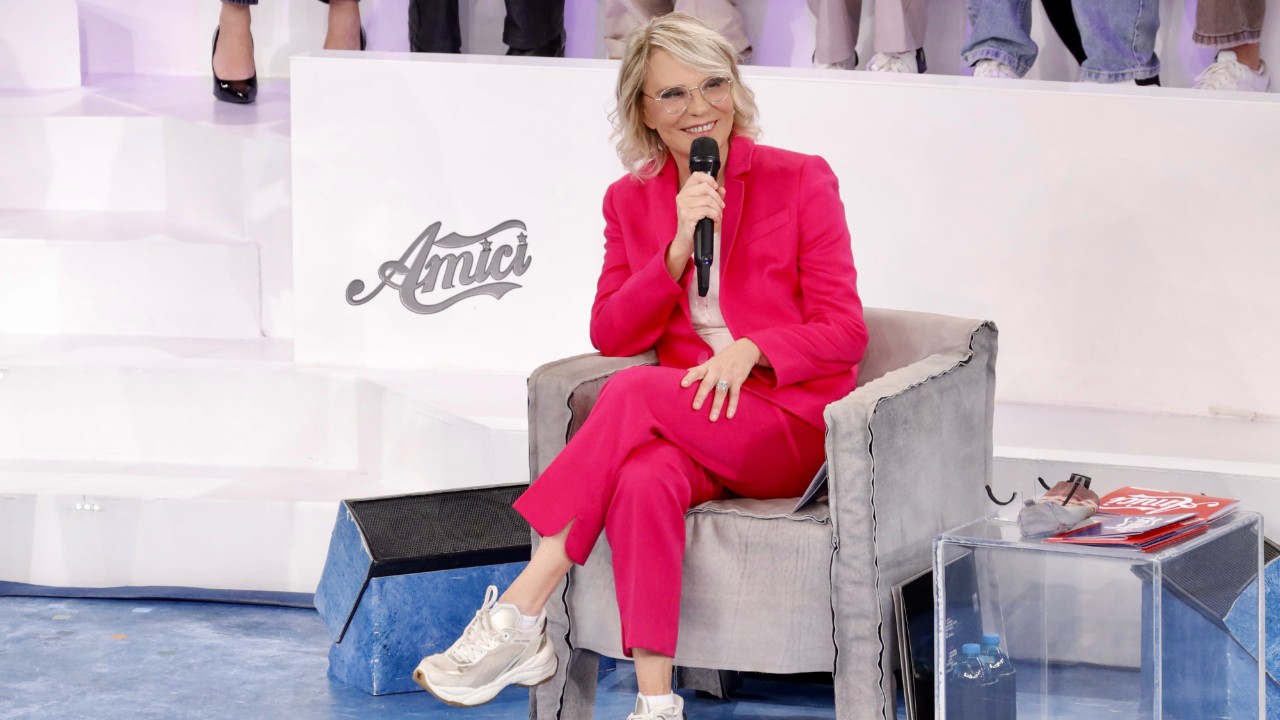 Amici, noto cantautore italiano verso il talent show?: "Se Maria chiama, io sono pronto"