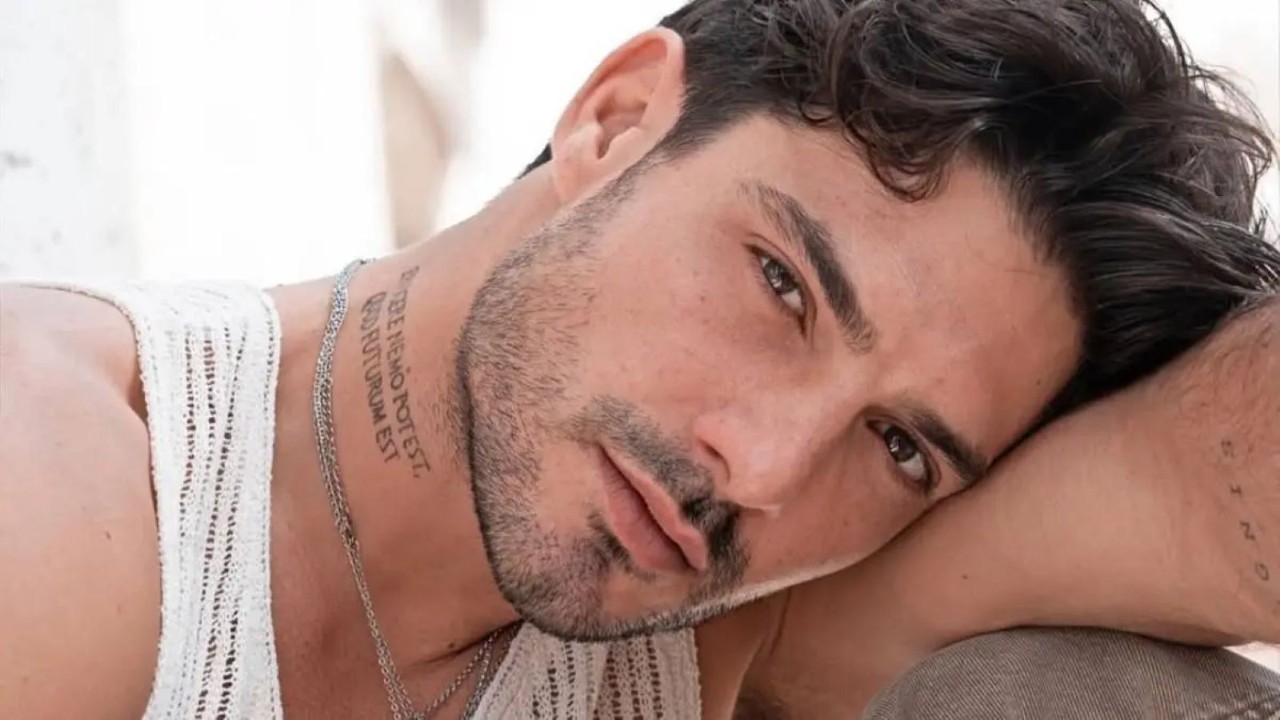 Grande Fratello, nuovo amore per Lorenzo Spolverato? Il modello avvistato con una misteriosa ragazza Grande Fratello, nuovo amore per Lorenzo Spolverato? Il modello avvistato con una misteriosa ragazza