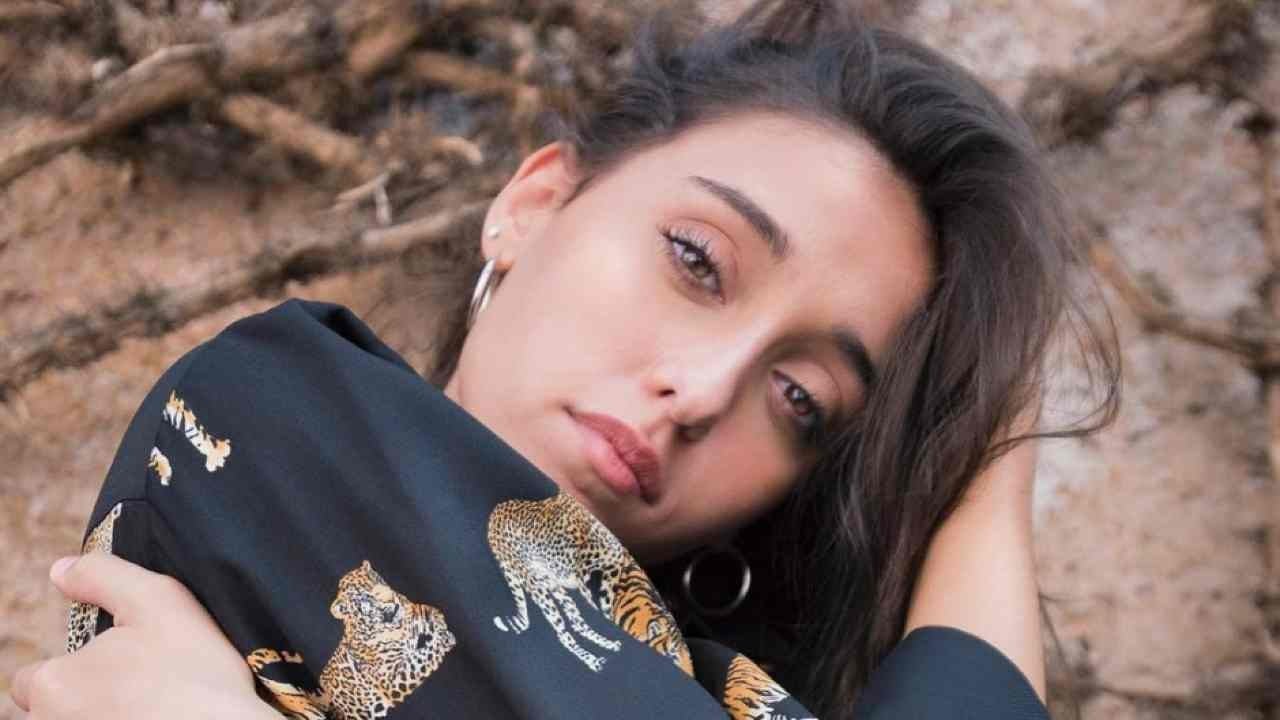 amici giulia stabile accusata di aver esagerato con i ritocchi estetici arriva la replica della ballerina