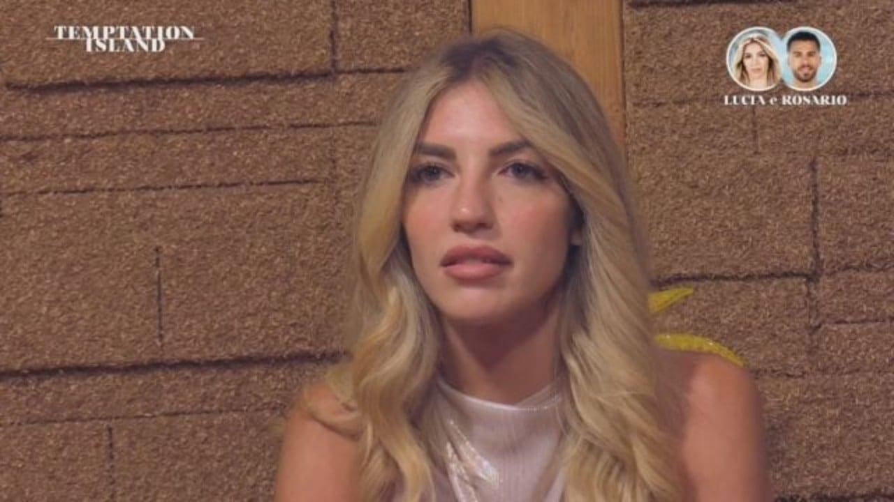 temptation island lucia ilardo insieme a un ex discusso protagonista di uomini e donne la segnalazione