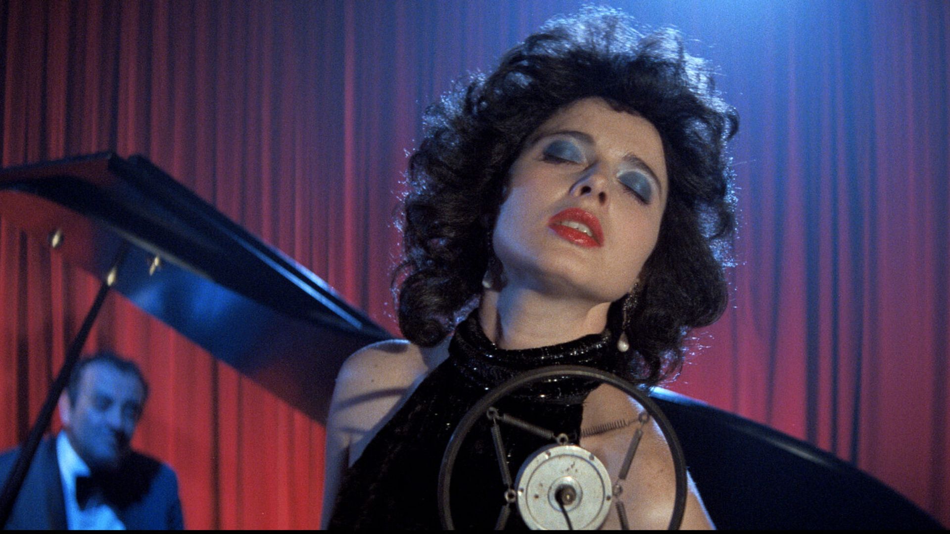 Velluto Blu: il nuovo trailer italiano del capolavoro di David Lynch che torna nei cinema italiani Velluto Blu: il nuovo trailer italiano del capolavoro di David Lynch che torna nei cinema italiani