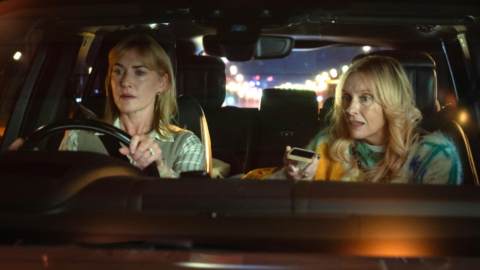 Kate Winslet debutta alla regia: le prime immagini di Goodbye June, scritto da suo figlio Joe Anders