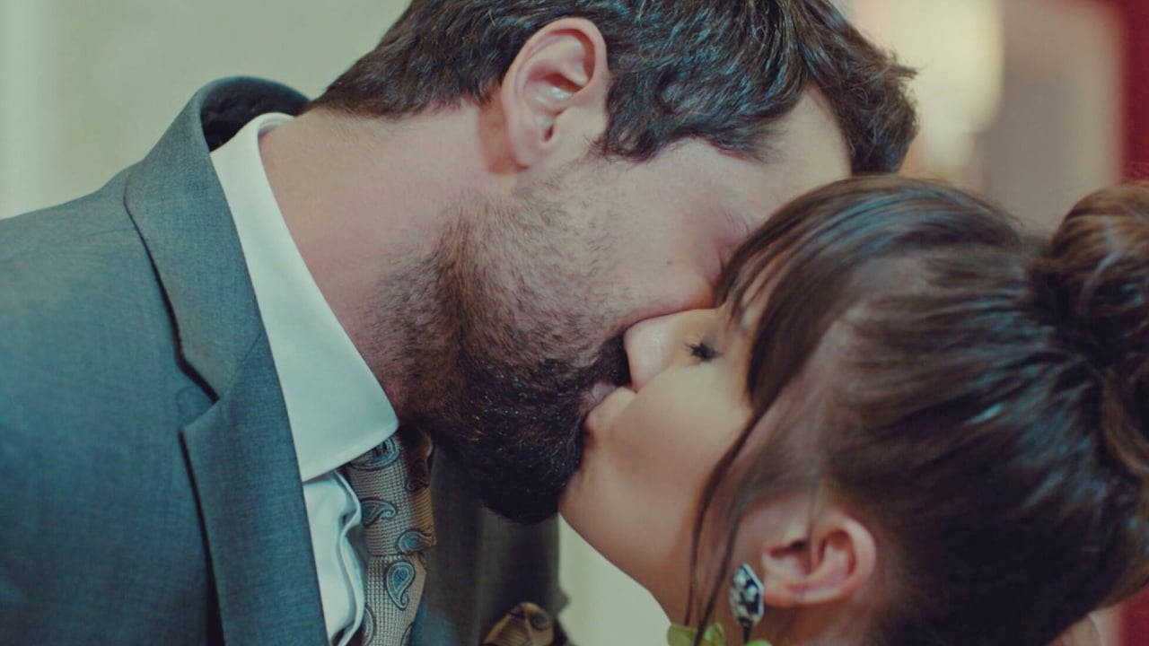 Forbidden Fruit Anticipazioni 4 settembre 2025: Alihan chiede a Zeynep di sposarlo! Forbidden Fruit Anticipazioni 4 settembre 2025: Alihan chiede a Zeynep di sposarlo!