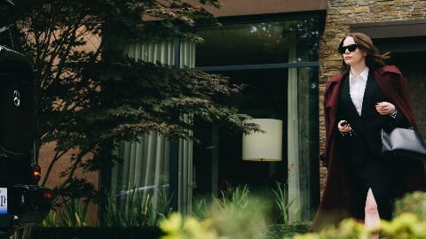 bugonia la recensione del film di yorgos lanthimos con emma stone in concorso a venezia