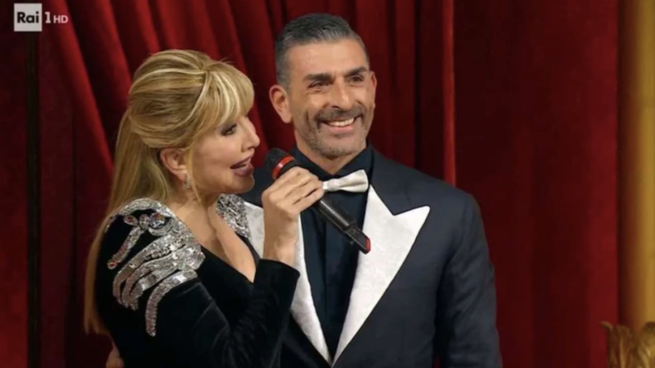 ballando con le stelle simone di pasquale torna come maestro ecco chi prender224 il suo posto tra i tribuni del popolo