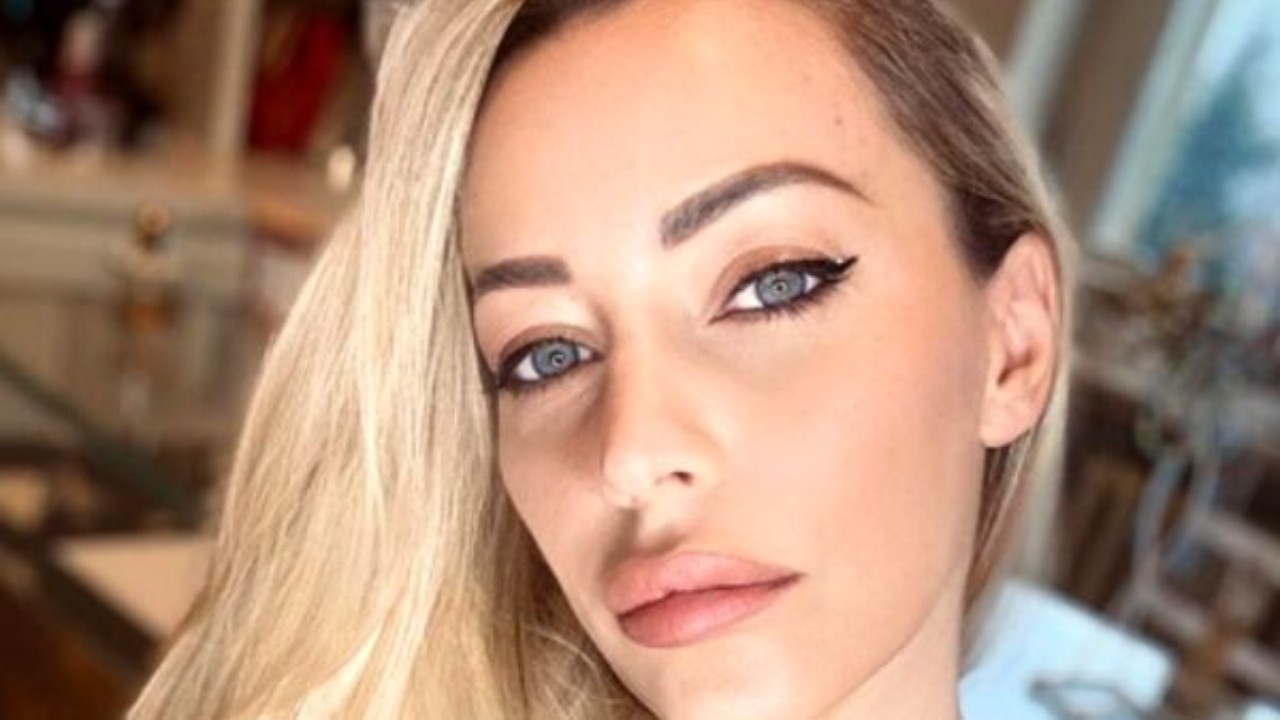 Uomini e Donne, Karina Cascella critica le influencer al Festival di Venezia: "Le vere dive non hanno bisogno di apparire"