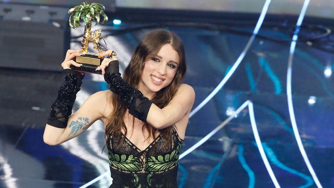 Amici, Angelina Mango verso Sanremo 2026 con un "brano autobiografico"