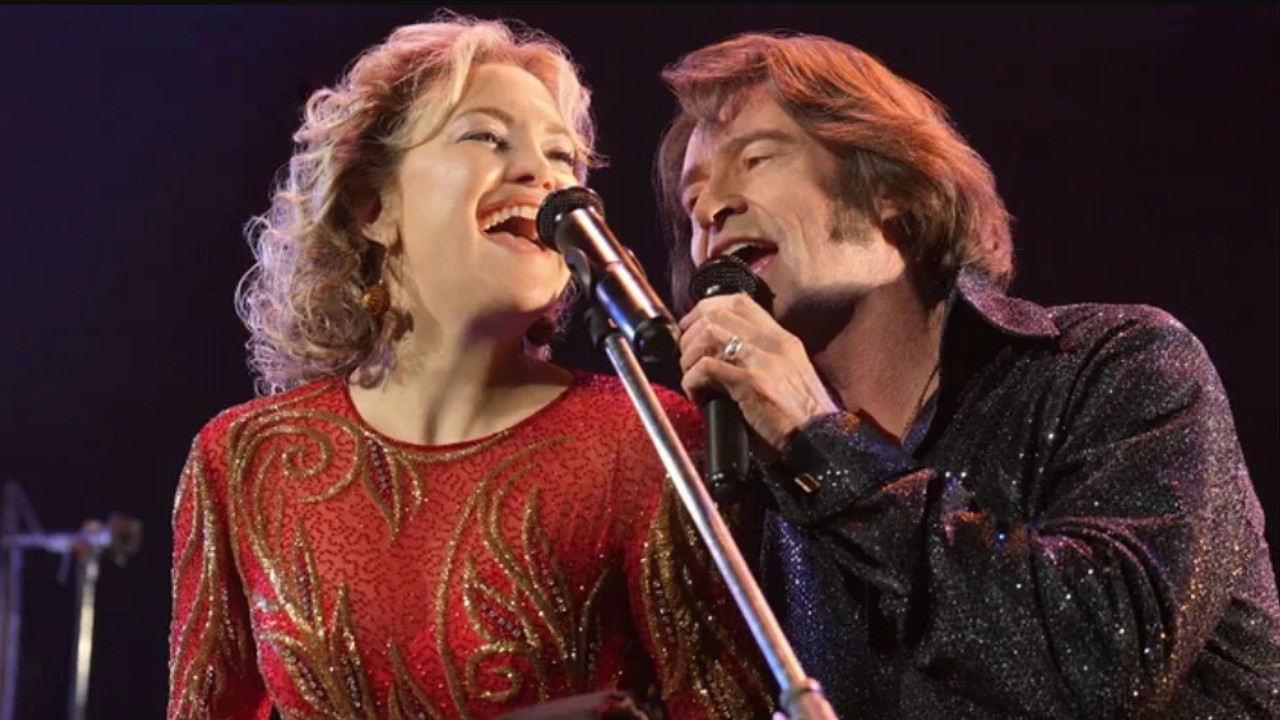song sung blue hugh jackman e kate hudson cantano neil diamond nel trailer del film ispirato a una storia vera