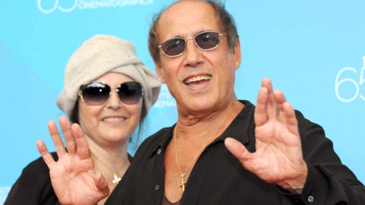 Claudia Mori chiede chiarezza, la Rai apre ad Adriano Celentano: "Sogniamo di rivederlo in tv" Claudia Mori chiede chiarezza, la Rai apre ad Adriano Celentano: "Sogniamo di rivederlo in tv"