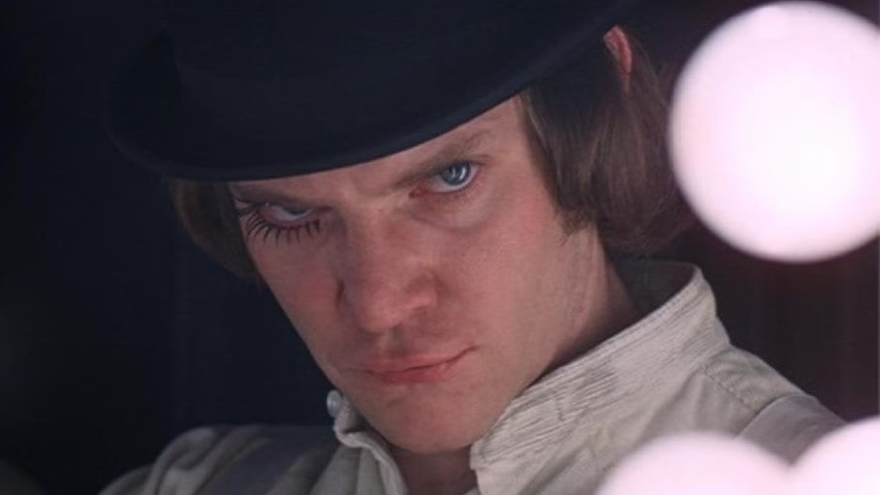 i migliori film in streaming di malcolm mcdowell iconico protagonista di arancia meccanica