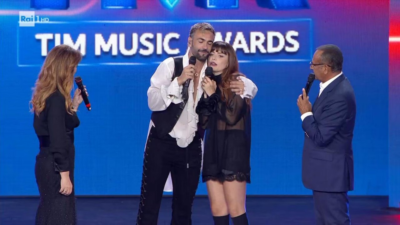 tim music awards annalisa e marco mengoni duettano insieme e carlo conti li stuzzica non potevate cantarlo a sanremo