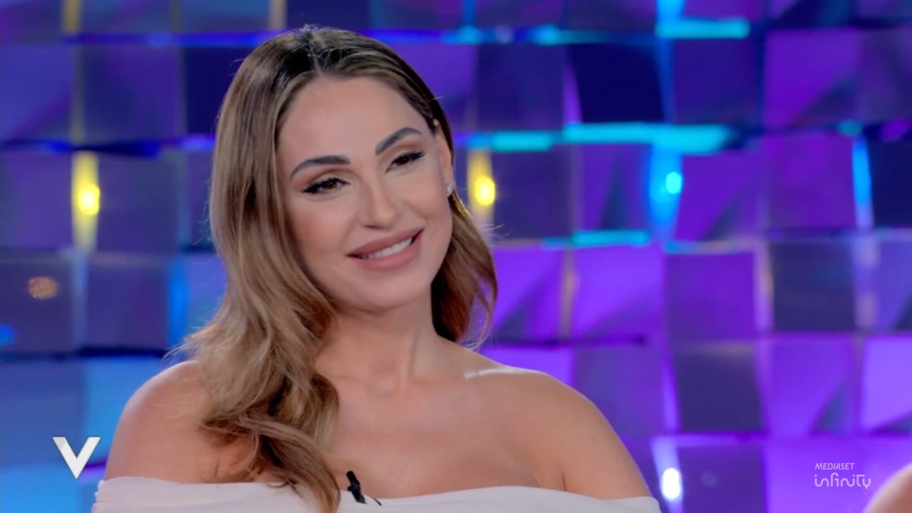 Verissimo, Anna Tatangelo svela il sesso del suo secondo figlio: "Sono felice di diventare mamma di nuovo"