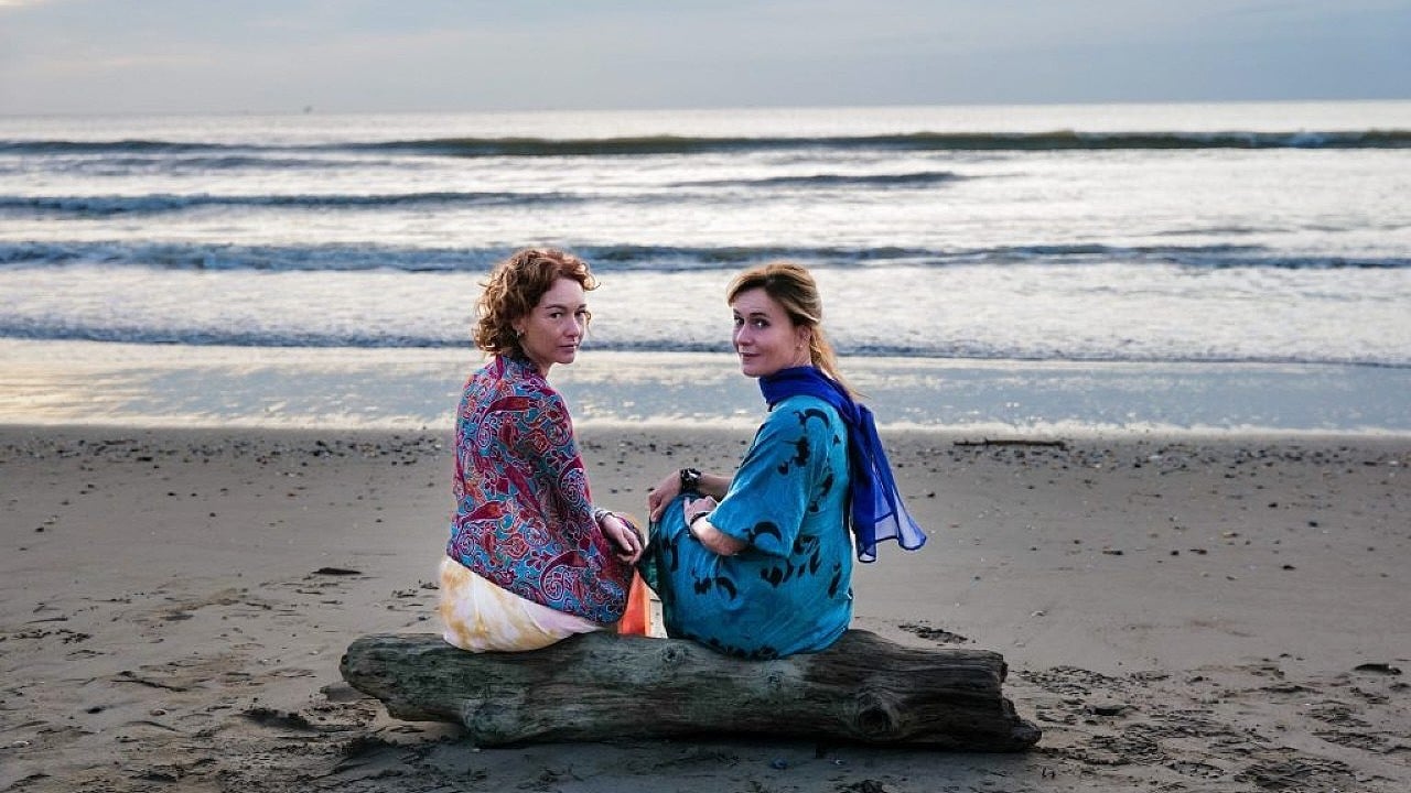 la ricetta della felicit224 cristiana capotondi e lucia mascino presentano la miniserie feel good in arrivo su rai 1