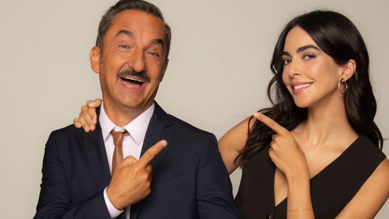 Chi sta fermo vince!, al via stasera il nuovo show di Rai 2 condotto da Nicola Savino e Rocío Muñoz Morales.