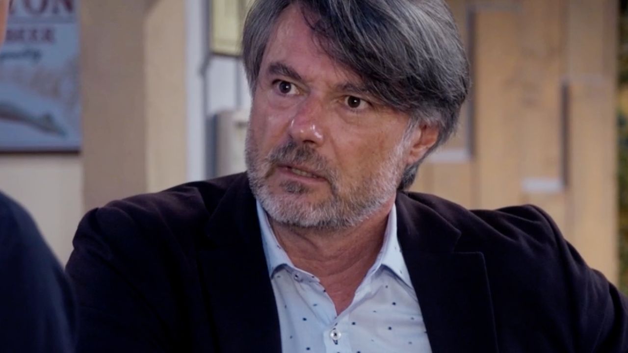Un Posto al Sole Anticipazioni 24 settembre 2025: Michele pronto alla vacanza ma una chiamata cambia tutto!