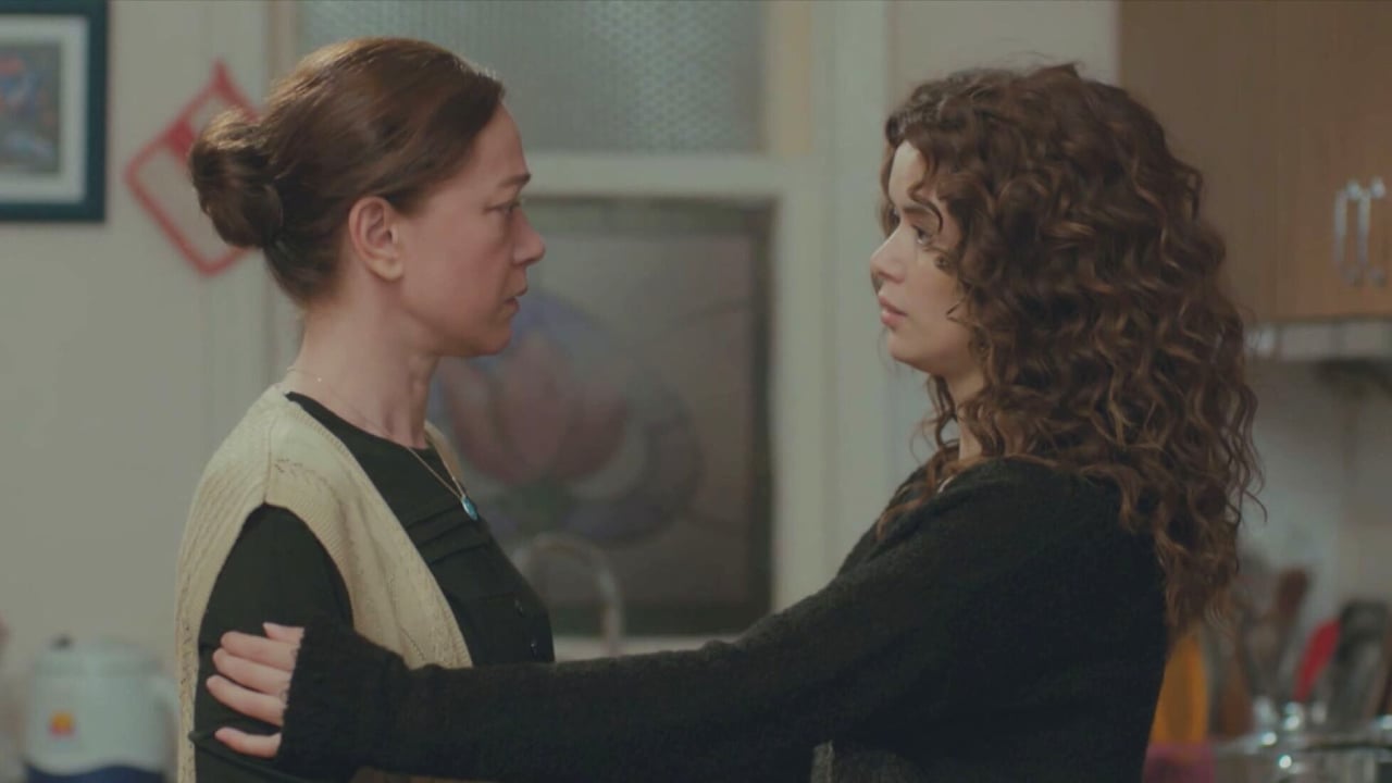 La forza di una donna Anticipazioni 22 settembre 2025: Hatice sconvolta dalla rivelazione di Sirin! La forza di una donna Anticipazioni 22 settembre 2025: Hatice sconvolta dalla rivelazione di Sirin!