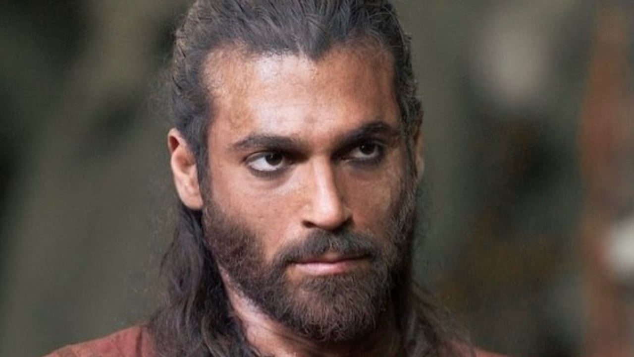 Can Yaman splendido Sadokan nelle nuove foto inedite della serie tv