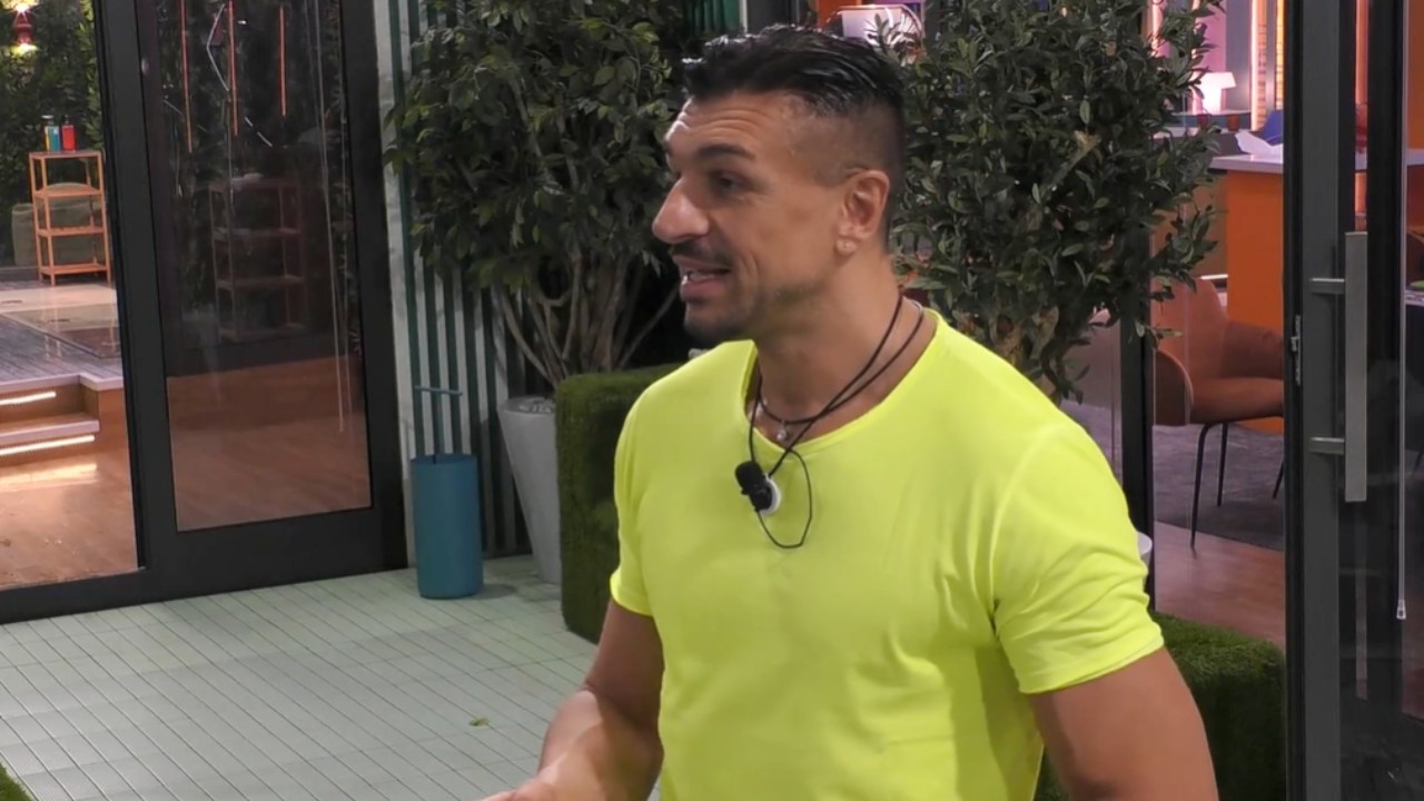 Grande Fratello, Matteo Azzali minaccia di abbandonare la Casa nella notte: ecco cosa è successo