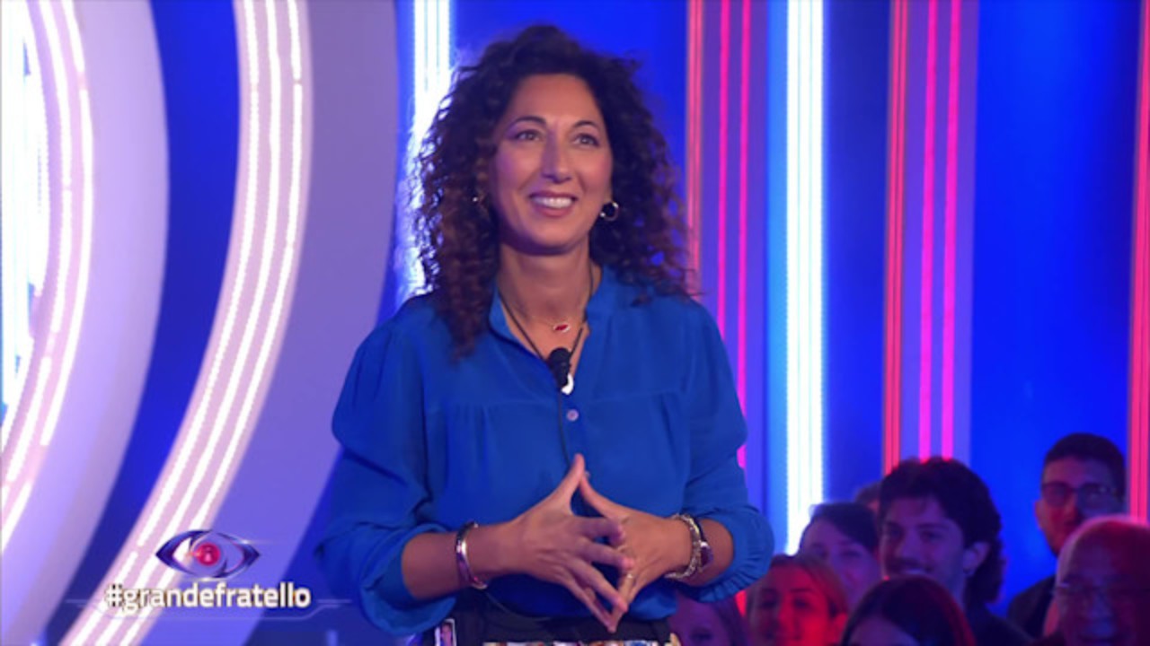 Grande Fratello, Sarah Altobello si sbilancia su Donatella: "La mia sosia, non le conviene esagerare con il dialetto in tv"