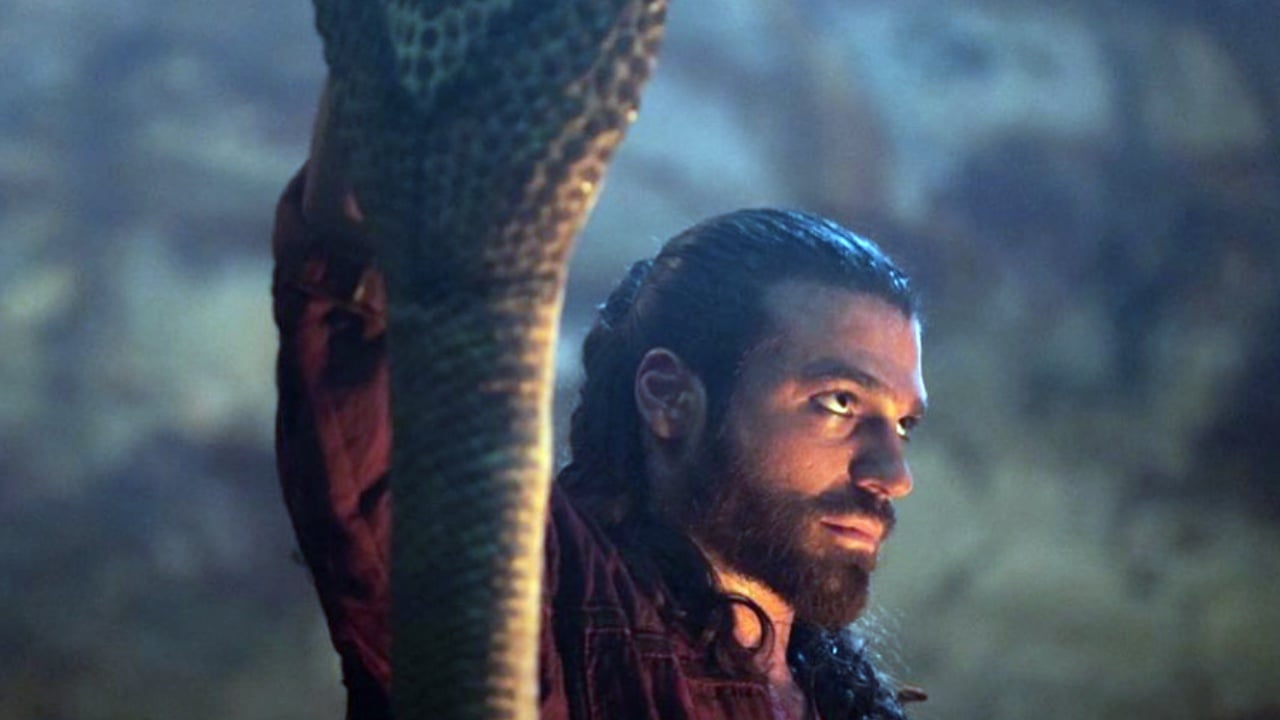 Can Yaman, i contenuti inediti su Sandokan mostrano tutto il suo duro lavoro