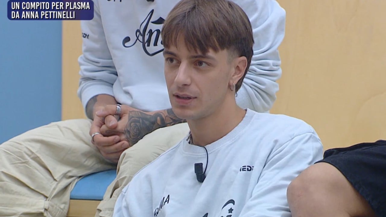 amici 25 nella scuola arriva il primo compito per plasma da parte di anna pettinelli scarsa personalit224 video