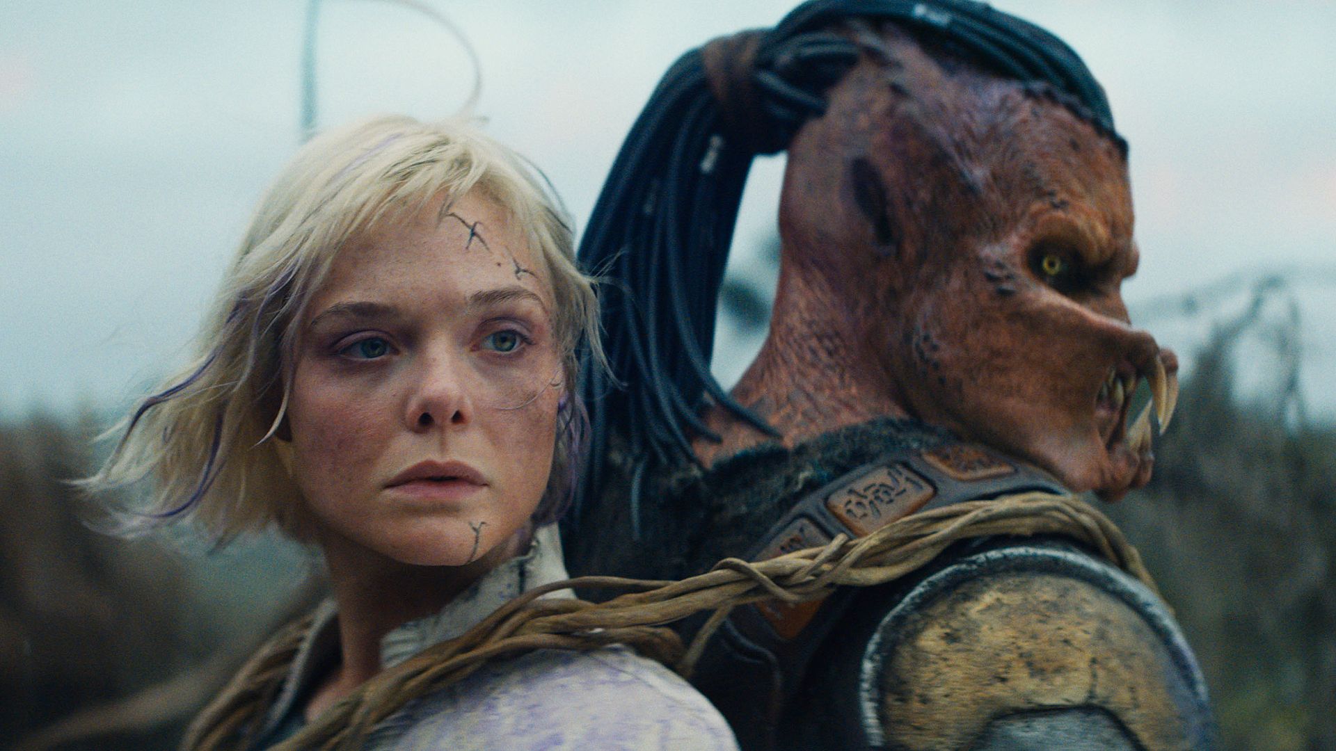 Predator: Badlands, il nuovo trailer italiano ufficiale del film con Elle Fanning
