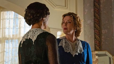 La Promessa Anticipazioni 24 ottobre 2025: Cruz si umilia e chiede perdono  a Leocadia, si salverà dalla sua vendetta?