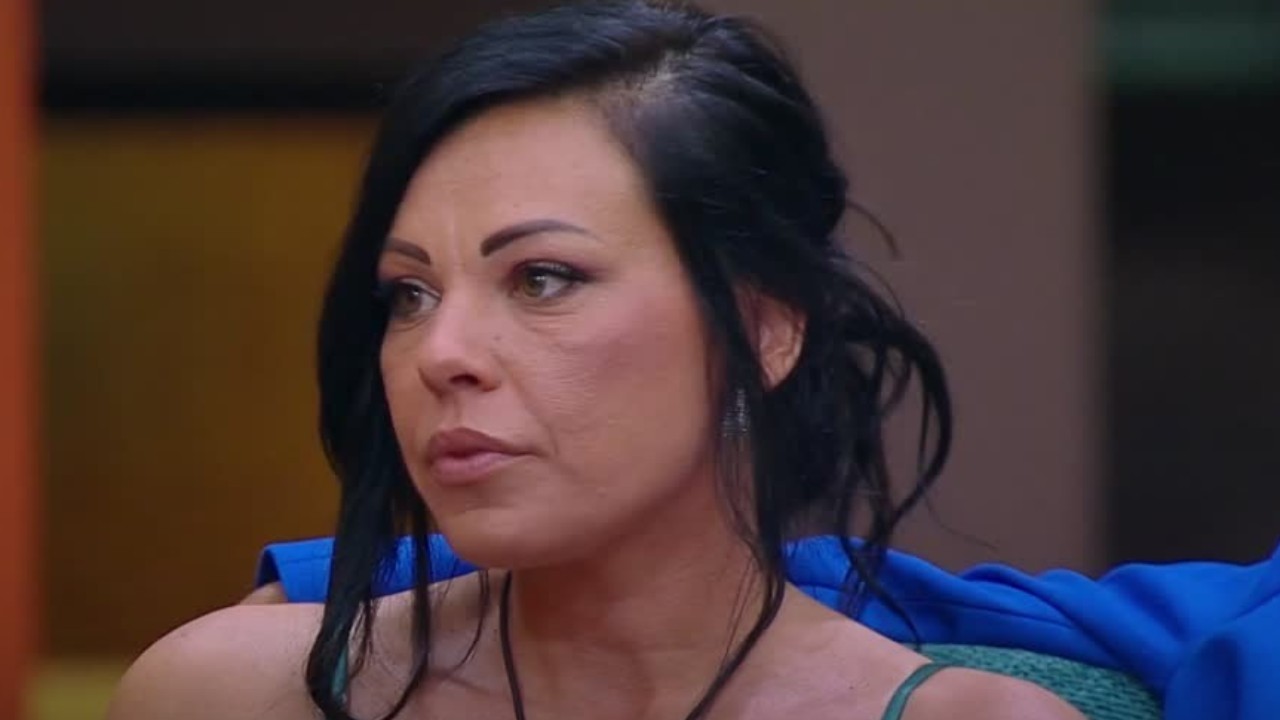 Grande Fratello, Francesca Carrara ha lasciato momentaneamente la Casa: l Grande Fratello, Francesca Carrara ha lasciato momentaneamente la Casa: l