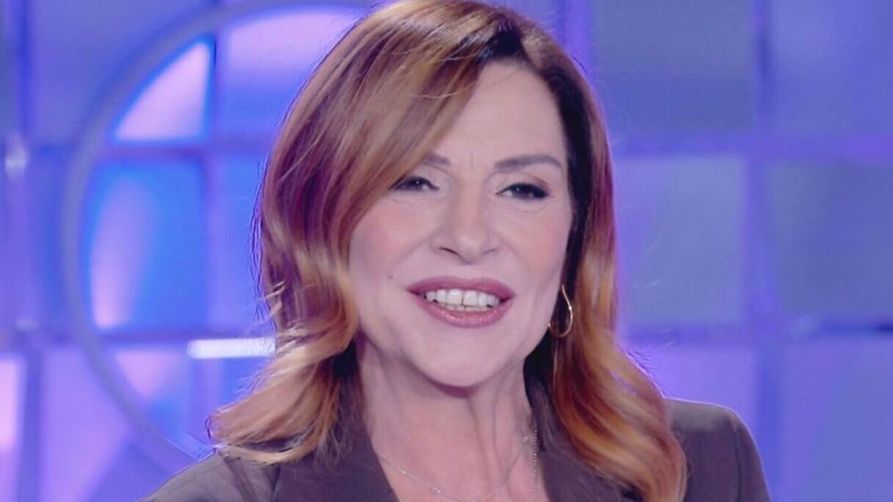 Isola dei Famosi, Patrizia Rossetti lancia una frecciata a Mario Adinolfi poi commenta il cast e gli ascolti del nuovo Gf Isola dei Famosi, Patrizia Rossetti lancia una frecciata a Mario Adinolfi poi commenta il cast e gli ascolti del nuovo Gf