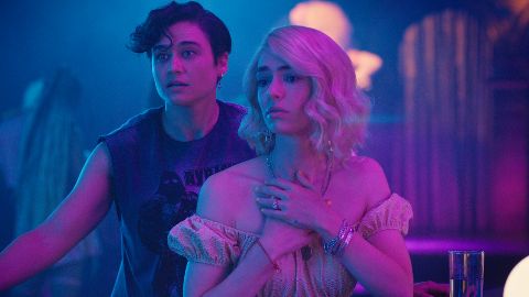 Queens of the Dead, la recensione: deludono gli zombie in salsa queer della figlia di Romero Queens of the Dead, la recensione: deludono gli zombie in salsa queer della figlia di Romero