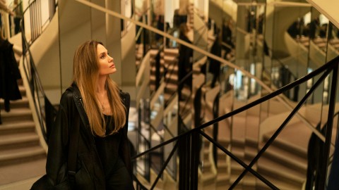 Couture, la recensione del film di Alice Winocour con Angelina Jolie presentato alla Festa del Cinema di Roma