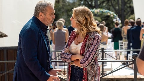 Fuori la verità: recensione della commedia con Claudia Gerini, Claudio Amendola e Claudia Pandolfi Fuori la verità: recensione della commedia con Claudia Gerini, Claudio Amendola e Claudia Pandolfi