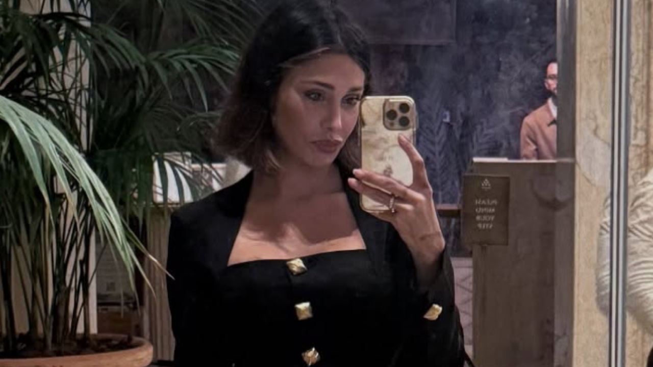 Belen Rodriguez pubblica la prima (dolcissima) foto con la nipotina Clara Isabel Belen Rodriguez pubblica la prima (dolcissima) foto con la nipotina Clara Isabel