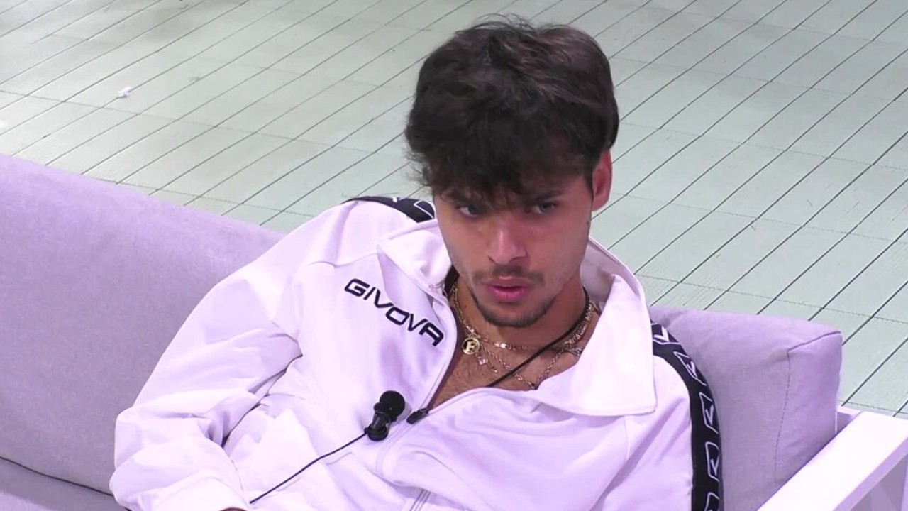 Grande Fratello, la confessione di Simone sul rapporto con la mamma: "Questo è l Grande Fratello, la confessione di Simone sul rapporto con la mamma: "Questo è l