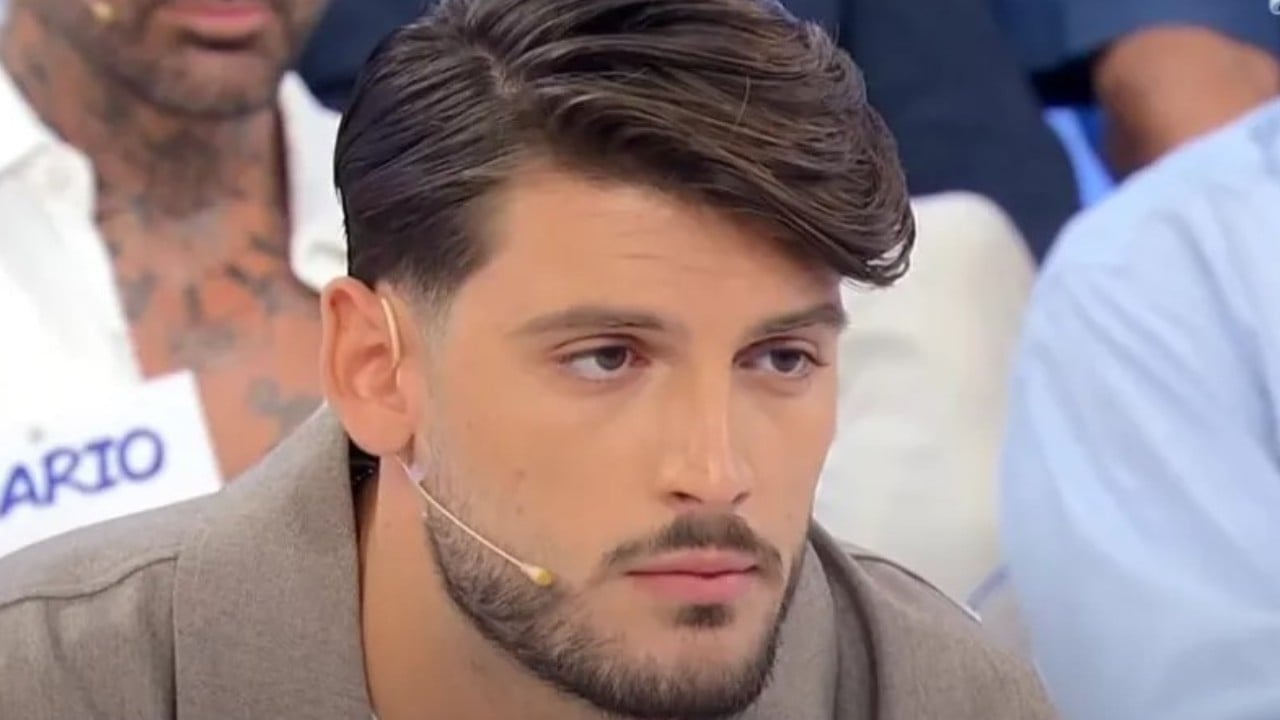 Uomini e Donne, Ciro Solimeno sbotta contro Martina De Ioannon: "Mi ha preso in giro fino all’ultimo secondo!" Uomini e Donne, Ciro Solimeno sbotta contro Martina De Ioannon: "Mi ha preso in giro fino all’ultimo secondo!"