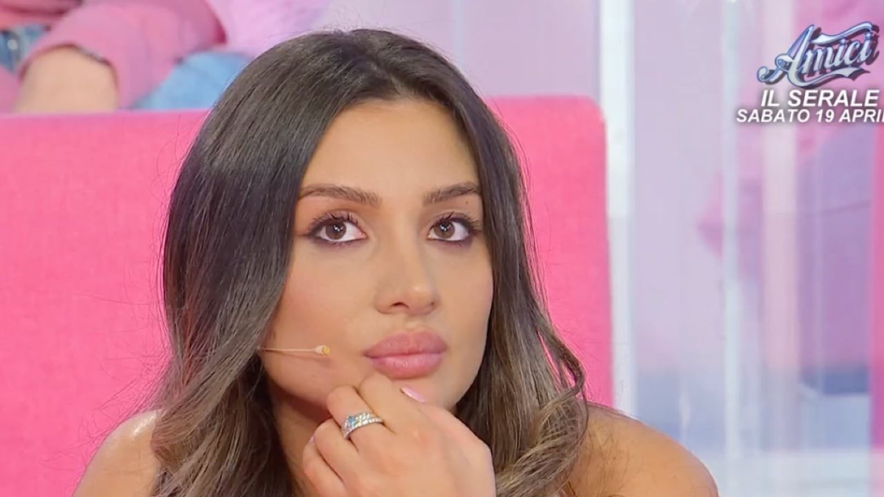Uomini e Donne, Cristina Ferrara rompe il silenzio dopo il bacio tra Gianmarco e Martina: "Mi ha preso in giro"