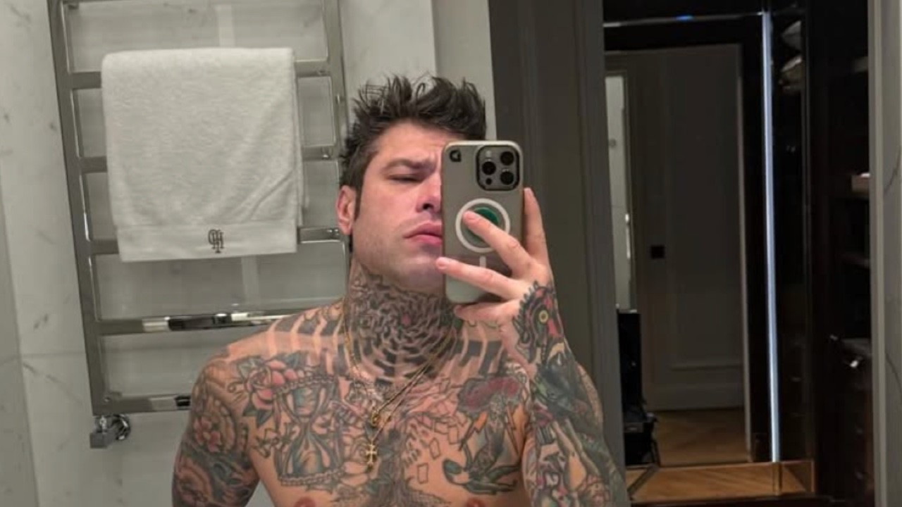 Fedez lapidario sul matrimonio con Chiara Ferragni: “Confezione bellissima, ma dentro puzzavano tutti”