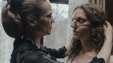 The Ugly Stepsister: una clip video in anteprima esclusiva della rilettura horror di Cenerentola