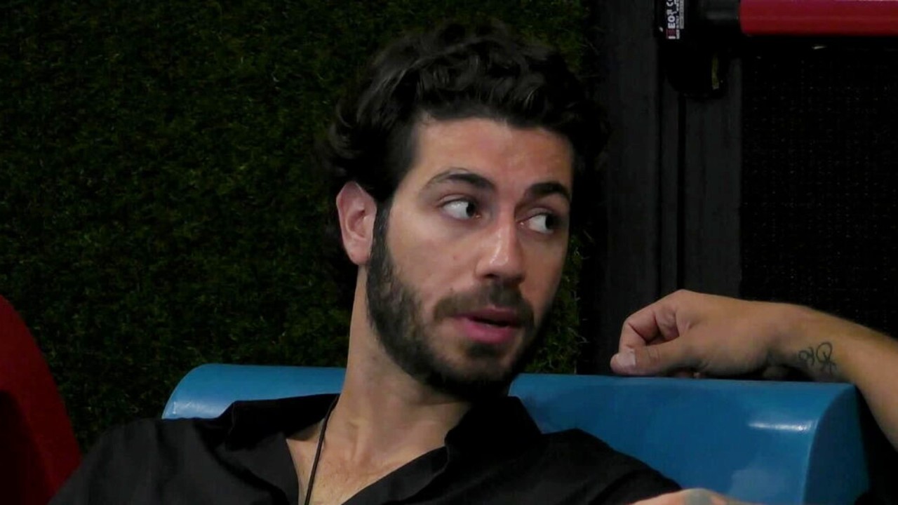 Grande Fratello, Omer Elomari si sbilancia su Rasha Younes: "Non lotto per qualcuno che non vuole lottare per me" Grande Fratello, Omer Elomari si sbilancia su Rasha Younes: "Non lotto per qualcuno che non vuole lottare per me"
