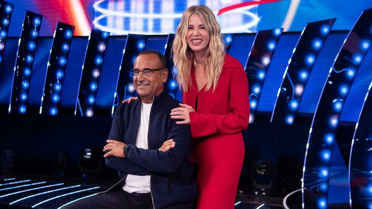 Tale e Quale Show, Alessia Marcuzzi difende Antonella Fiordelisi: "State giudicando male una ragazza solo perché molto bella" Tale e Quale Show, Alessia Marcuzzi difende Antonella Fiordelisi: "State giudicando male una ragazza solo perché molto bella"