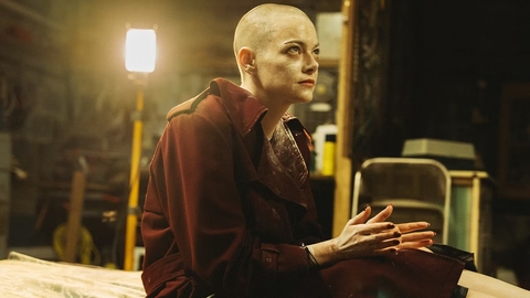 Bugonia: cosa significa il titolo del nuovo film di Yorgos Lanthimos?