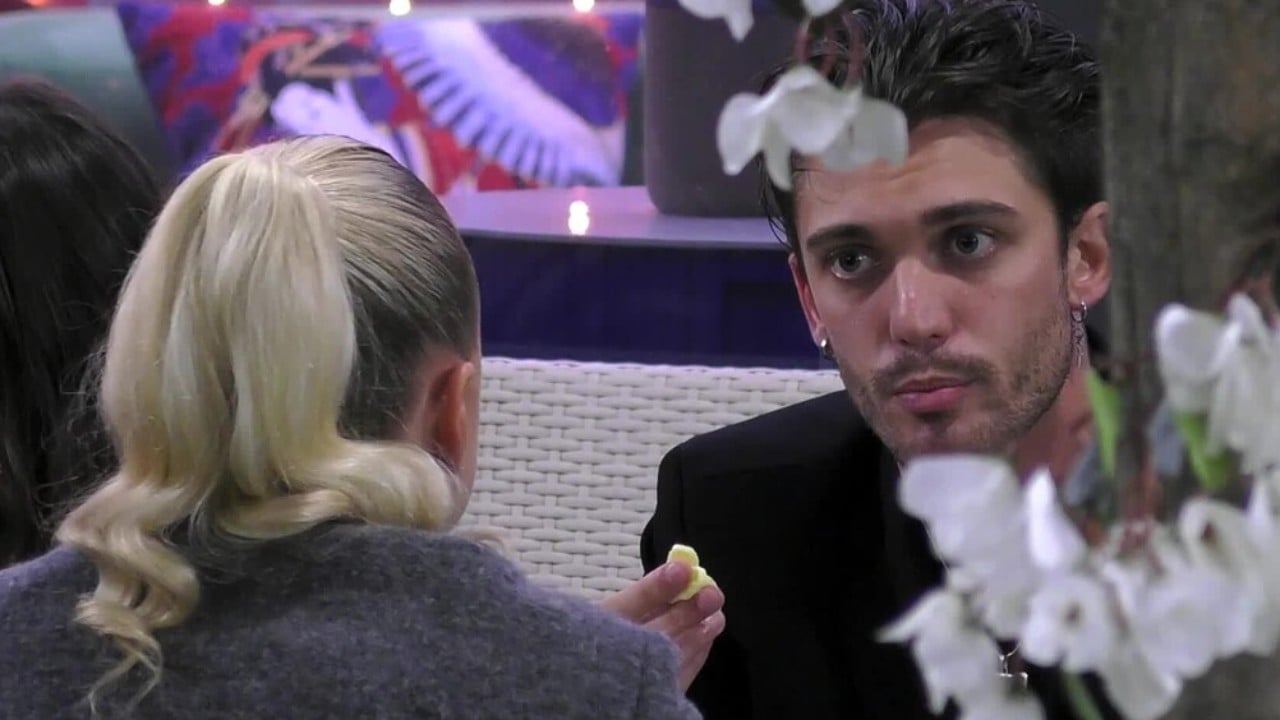 grande fratello jonas pepe contro giulia soponariu sei piccola e incoerente video