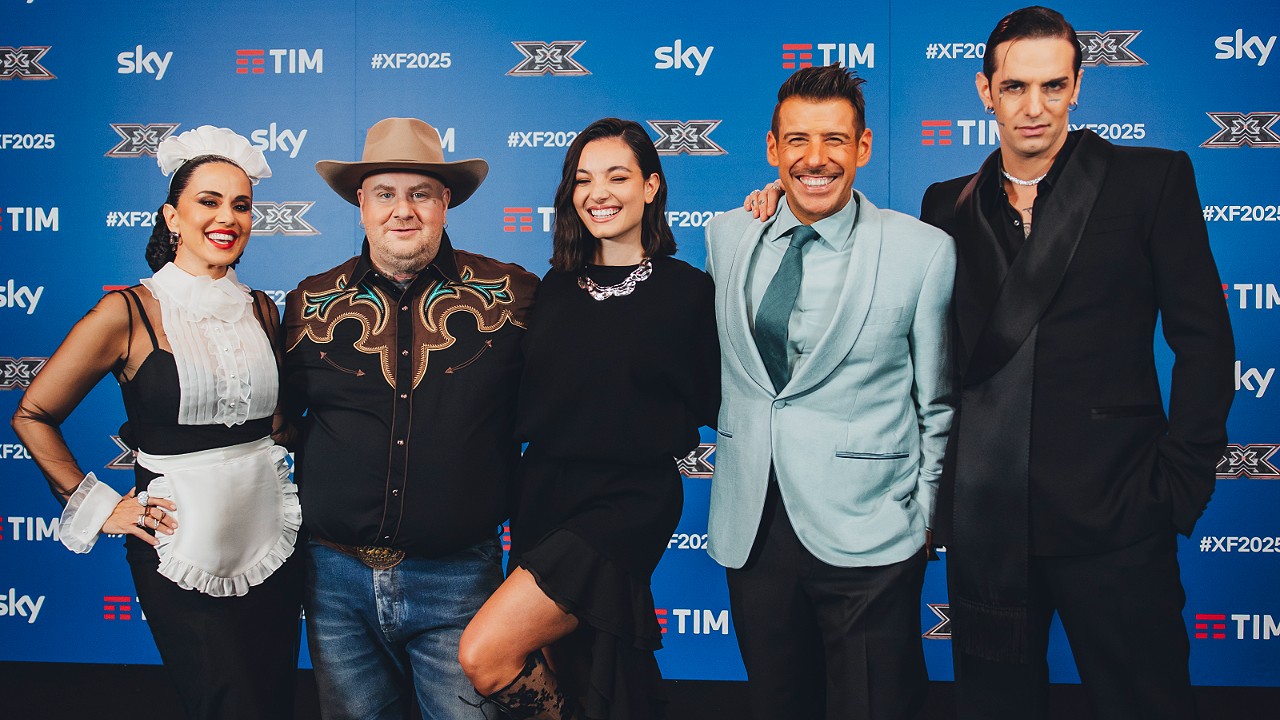 X Factor 2025, stasera su Sky il secondo Live Show: due manche di cover e un