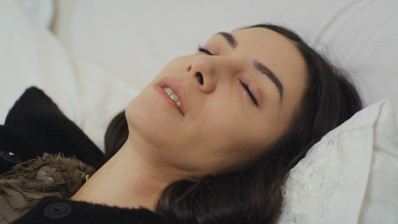 la forza di una donna anticipazioni e trame turche piril tenta il suicidio da Comingsoon.it la forza di una donna anticipazioni e trame turche piril tenta il suicidio